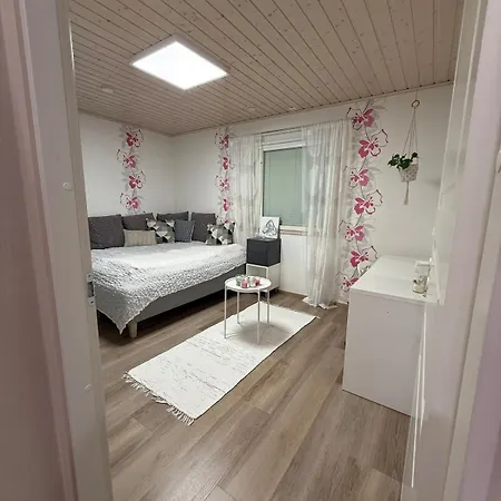 Tomera's House - Next To Santa Claus Ροβανιέμι
